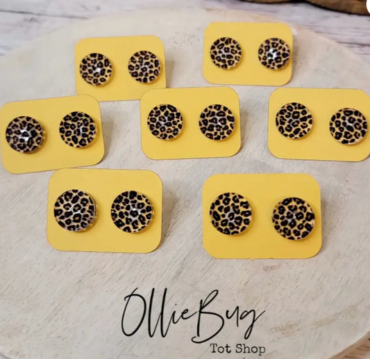 Leopard (Clear) Stud Earrings